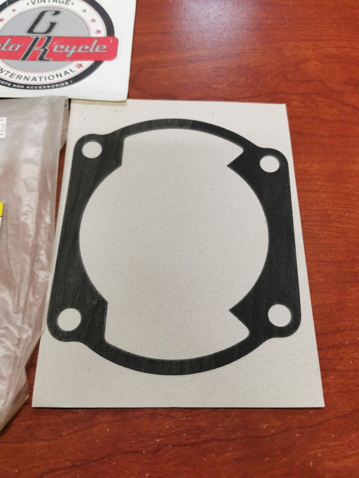 NOS Yamaha DT400 YZ400 CYLINDER GASKET 1M2-11351-01-00 Y95