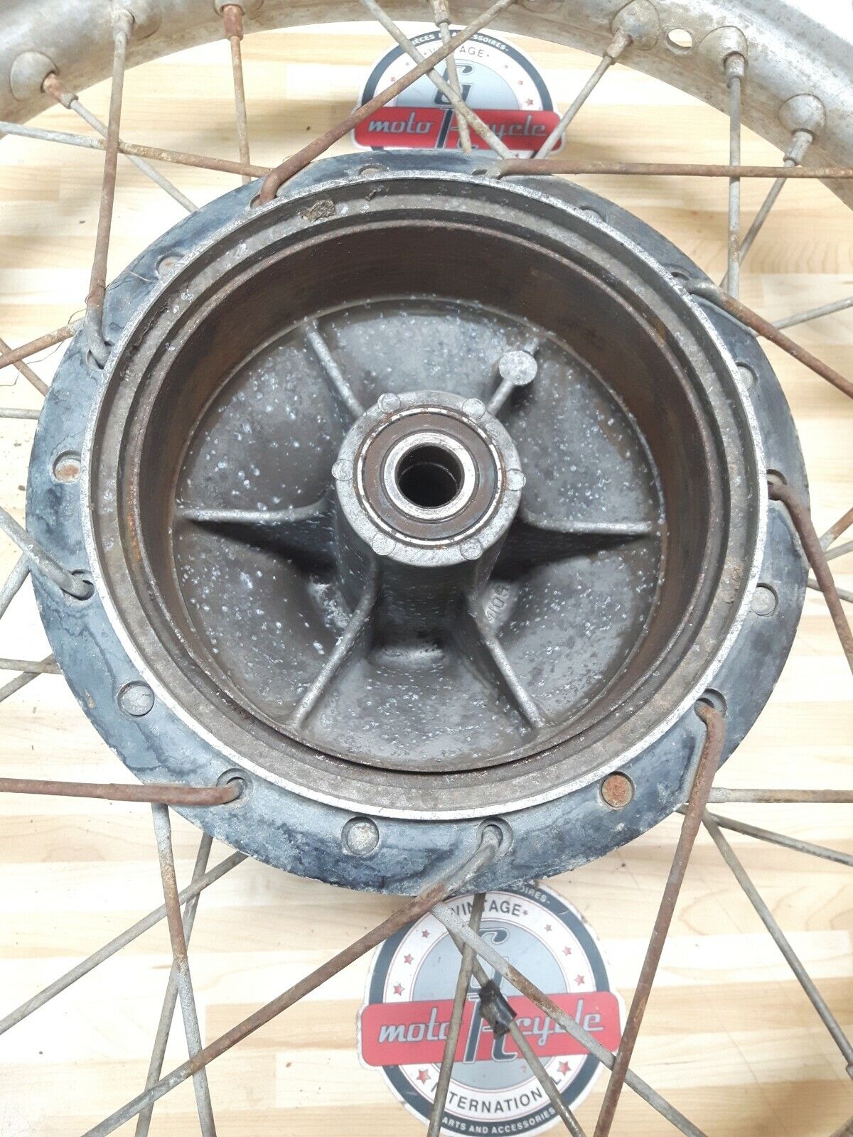 Yamaha DT250 1977 rear back wheel hub rim 1978 1979 1M1-25311-00-98