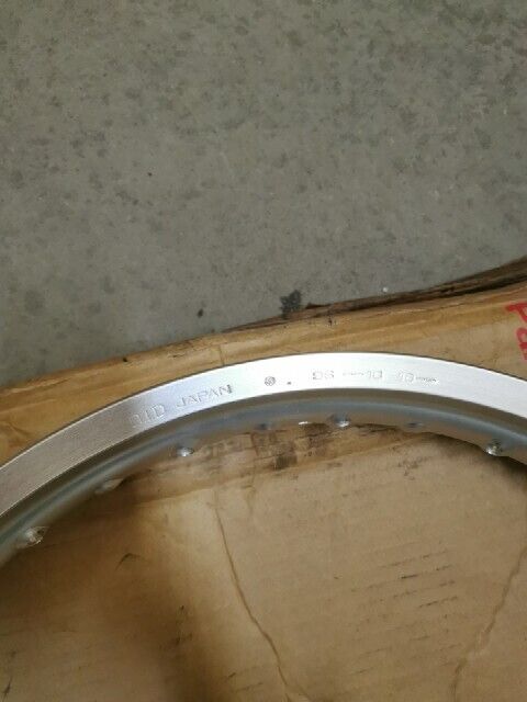 NOS Yamaha DT200R XT250 REAR WHEEL RIM (2.15-18) 94421-18468-00