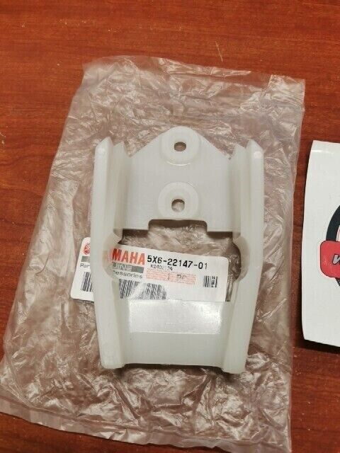 NEW NOS Yamaha TT600 IT175 YZ490 YZ125 YZ250 CHAIN SLIDER 5X6-22147-01-00 Y87