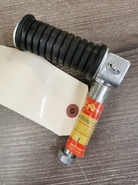 NOS SUZUKI TC100 TC125 1973 - 1977 TC185 FOOTREST ASSEMBLY REAR 43600-28000 S48