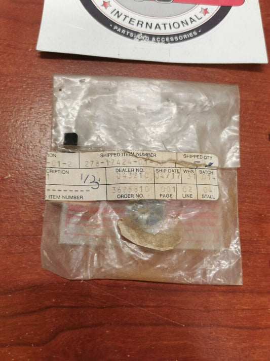 NOS Yamaha CIRCLIP 1 278-17424-01-00 Y69