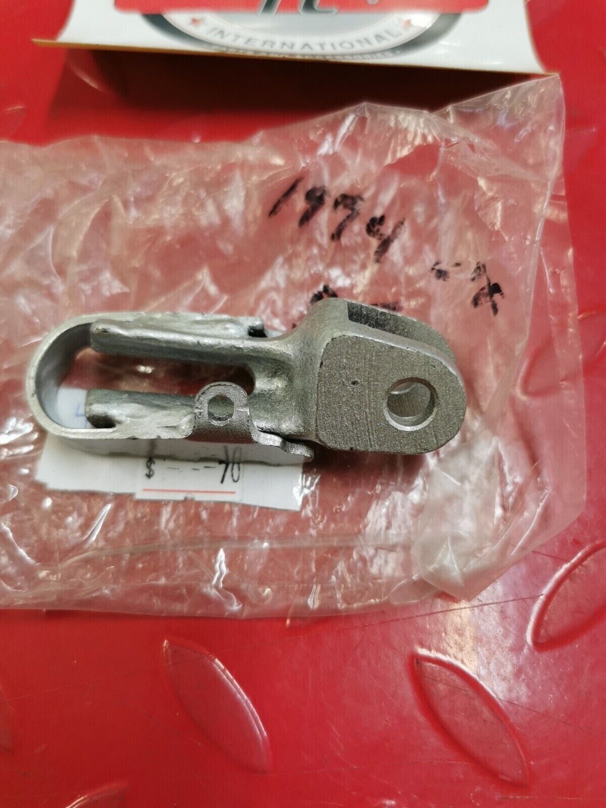 NOS Yamaha DT100 DT175 DT250 DT400 FOOTREST 2 434-27421-00-35 Y24