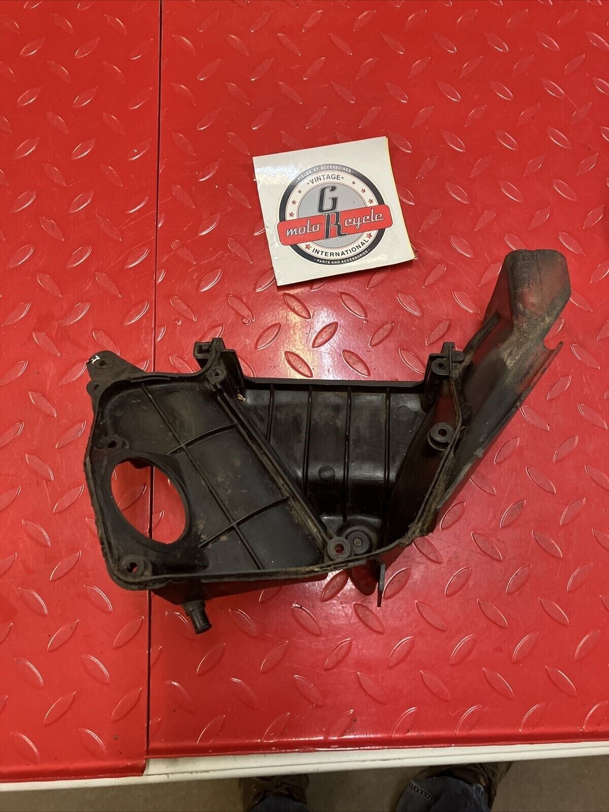 Yamaha DT200 1984 airbox air box filter cleaner housing