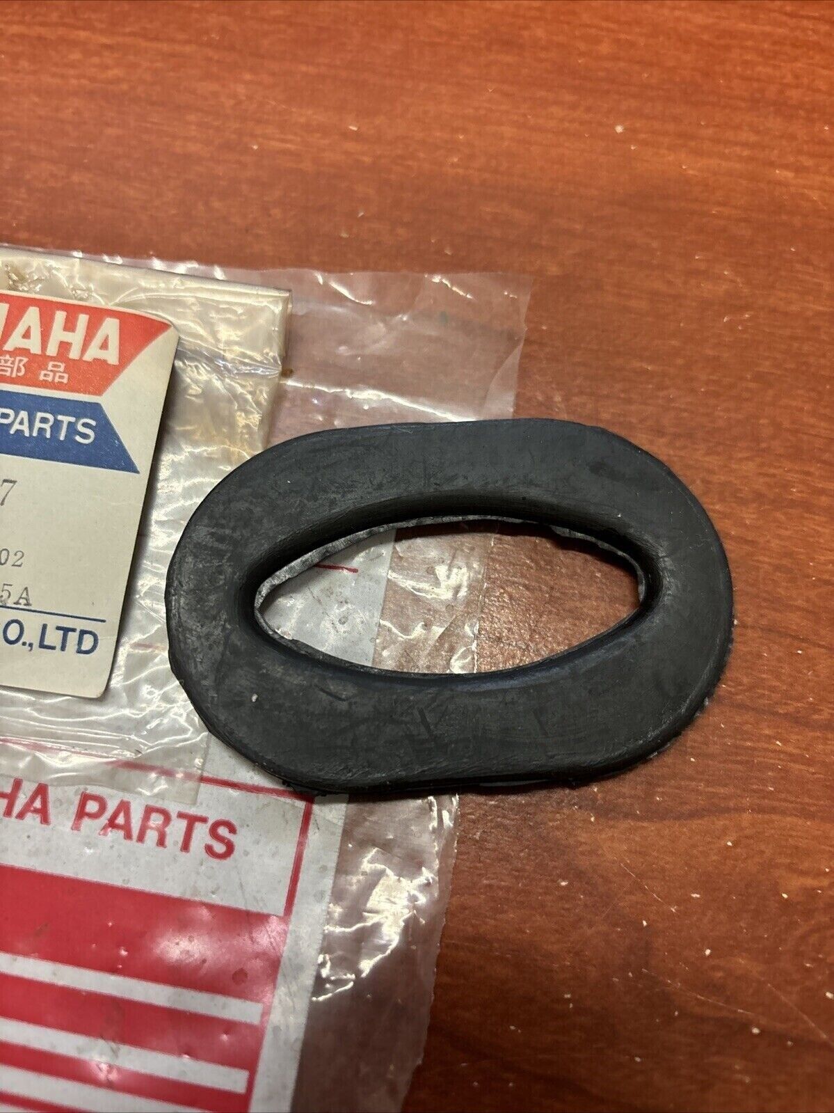 NOS Yamaha 1978 - 1981 ET250 GROMMET 90480-61227-00 Y180