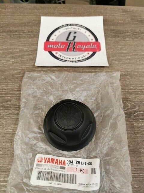 NOS YAMAHA  YFM7FGPHW YFM70KDXJG  YFM7FGZB CAP WHEEL 1HP-F512A-00-00 Y104