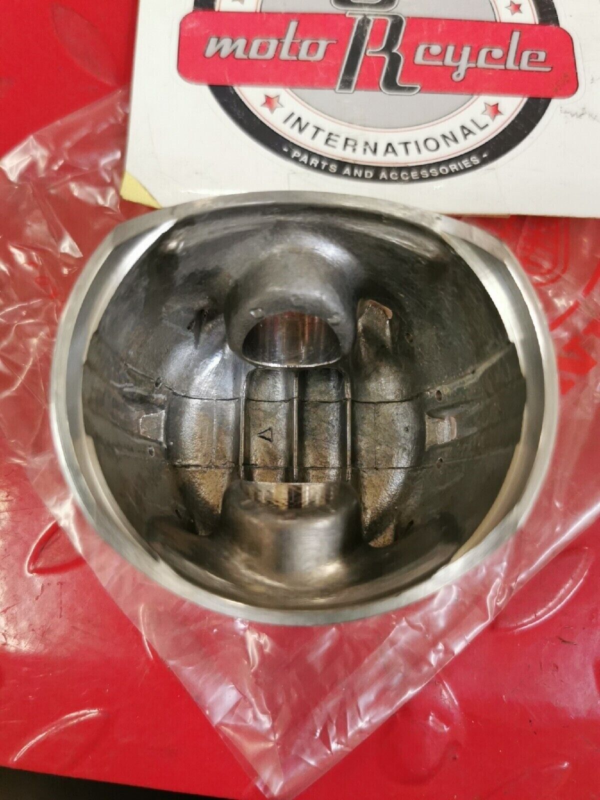 NOS HONDA ENGINES G42 PISTON .75 13104-822-000 H38