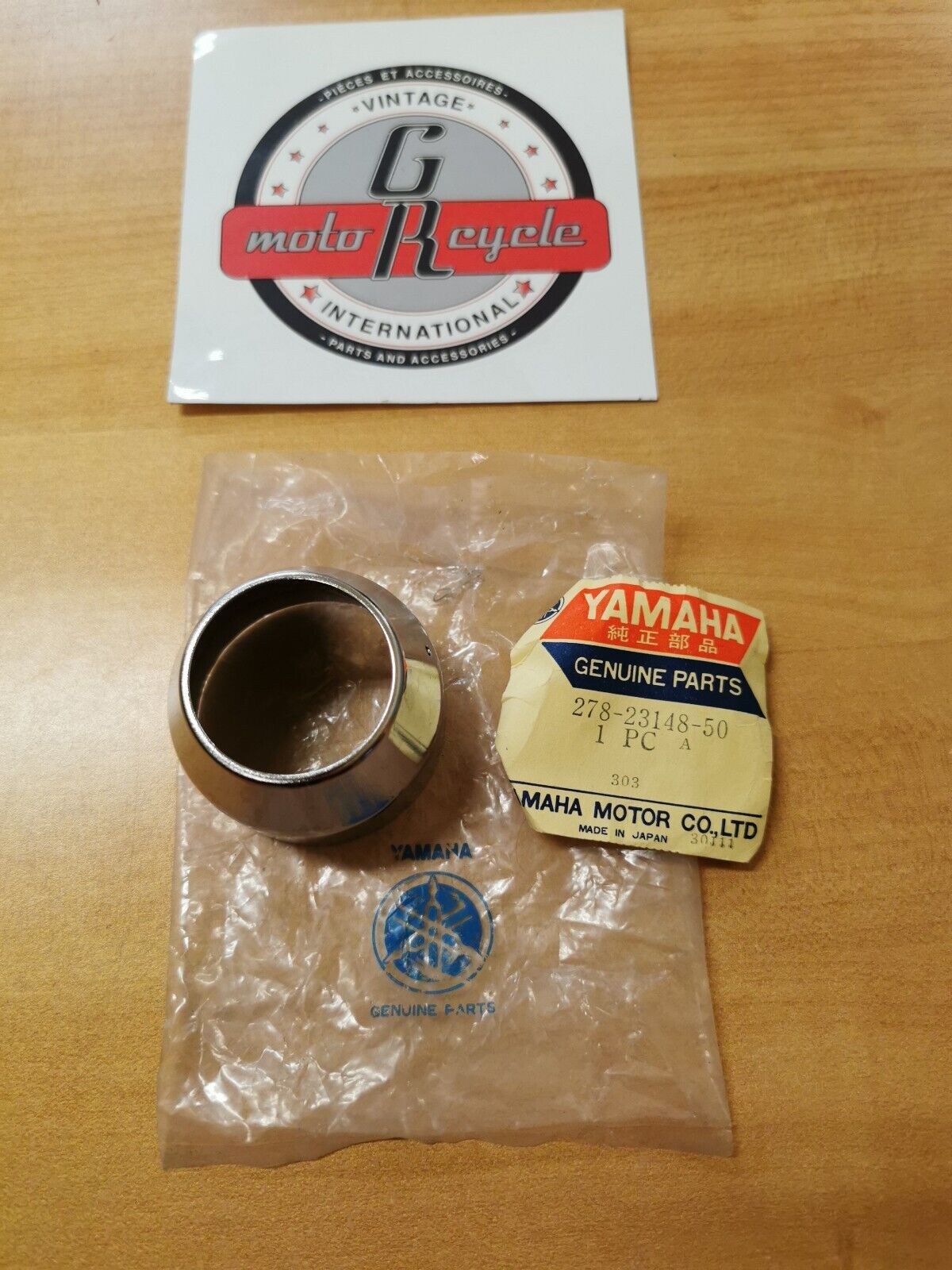 NOS YAMAHA COVER DUST SEAL  278-23148-50-00 Y38