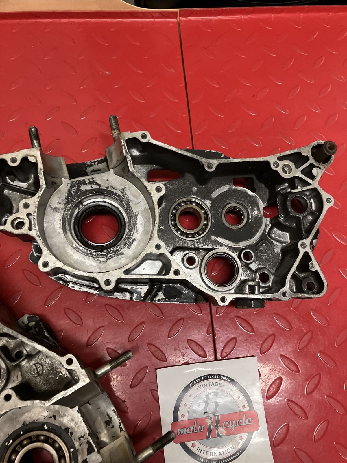 Yamaha DT250 1977 crankcase left right crank case set