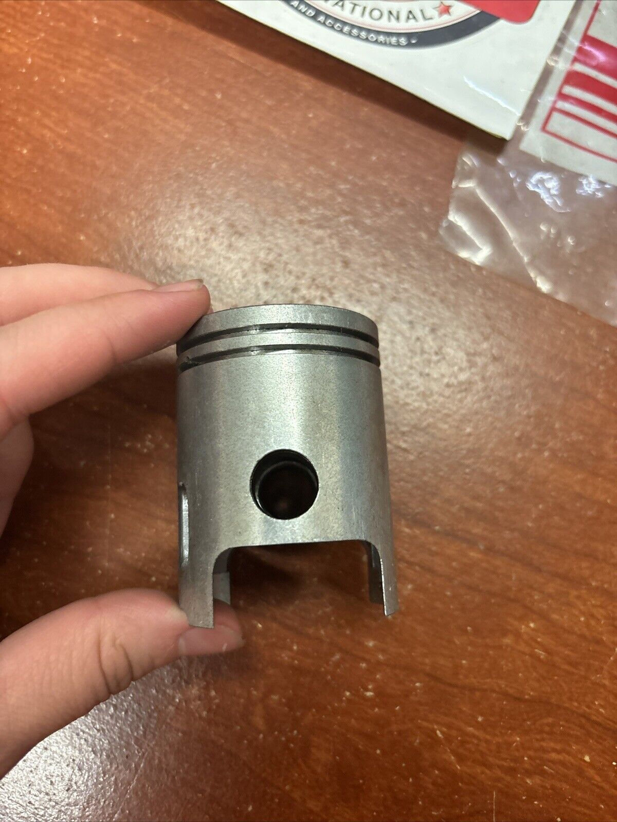 Yamaha 1975 1976 RD125 PISTON KIT 466-11631-01-98 Y175