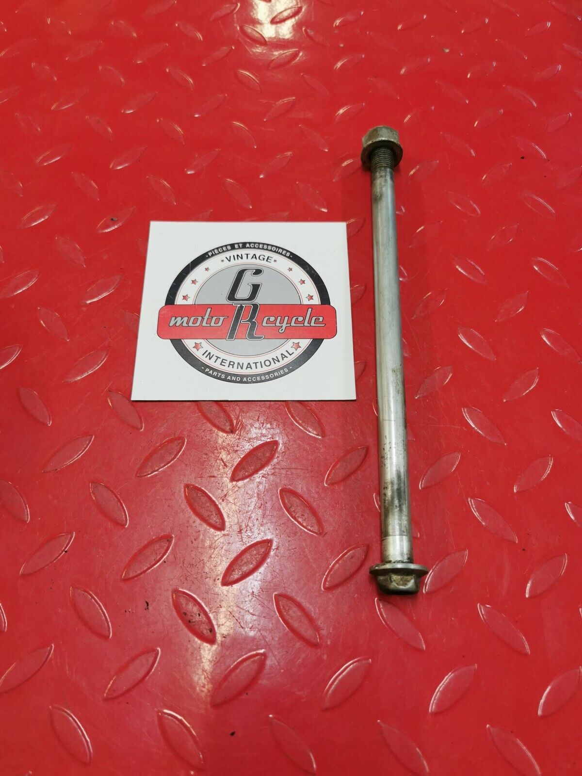 Honda XR200R 1987 swingarm rear swinging arm pivot bolt axle shaft