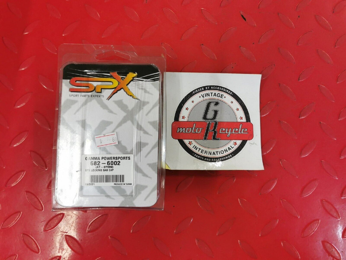 NOS SPX LOCKING GAS CAP  AT-07559 J13