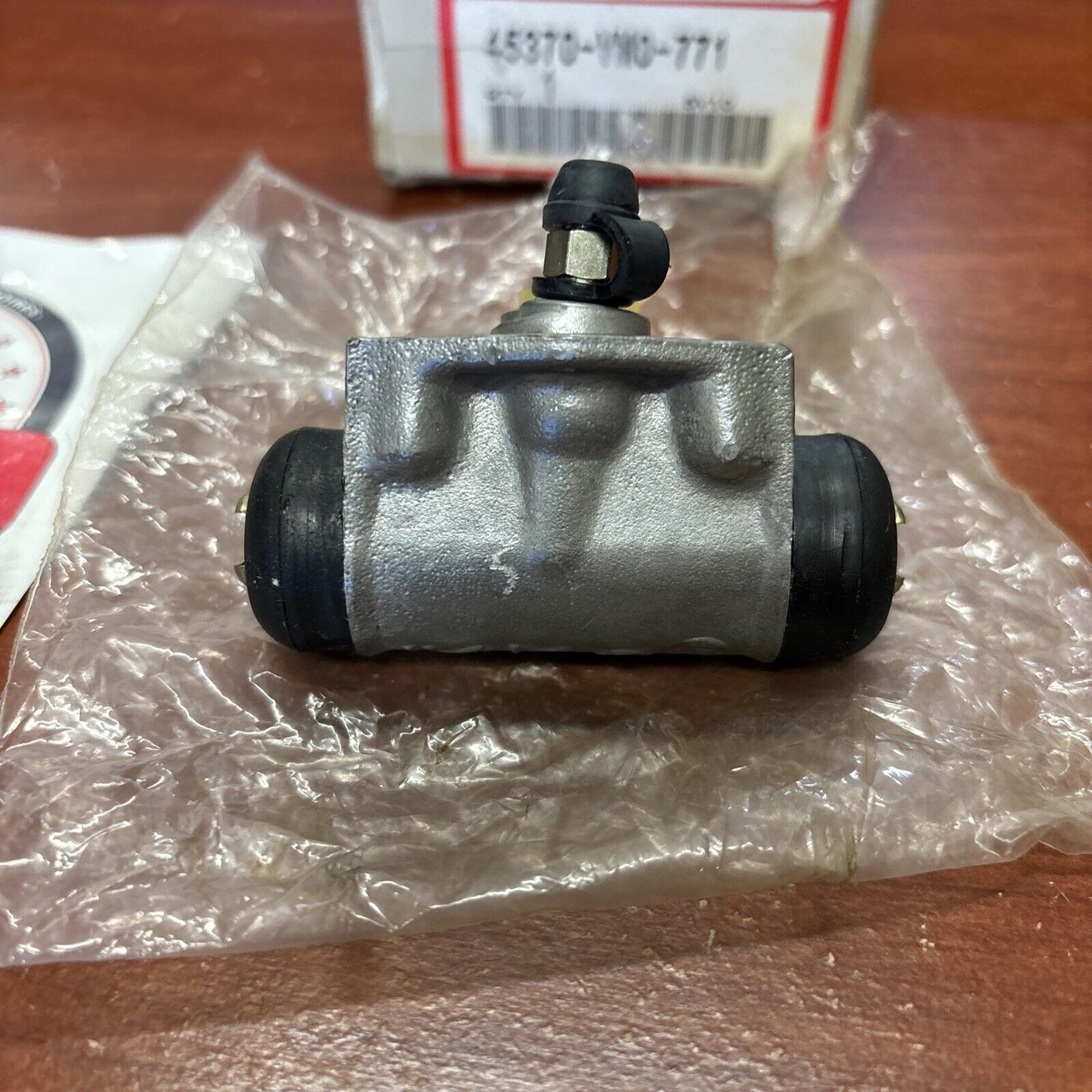 NOS Honda 1985 FL350R LEFT CYLINDER 45370-VM0-771 H155