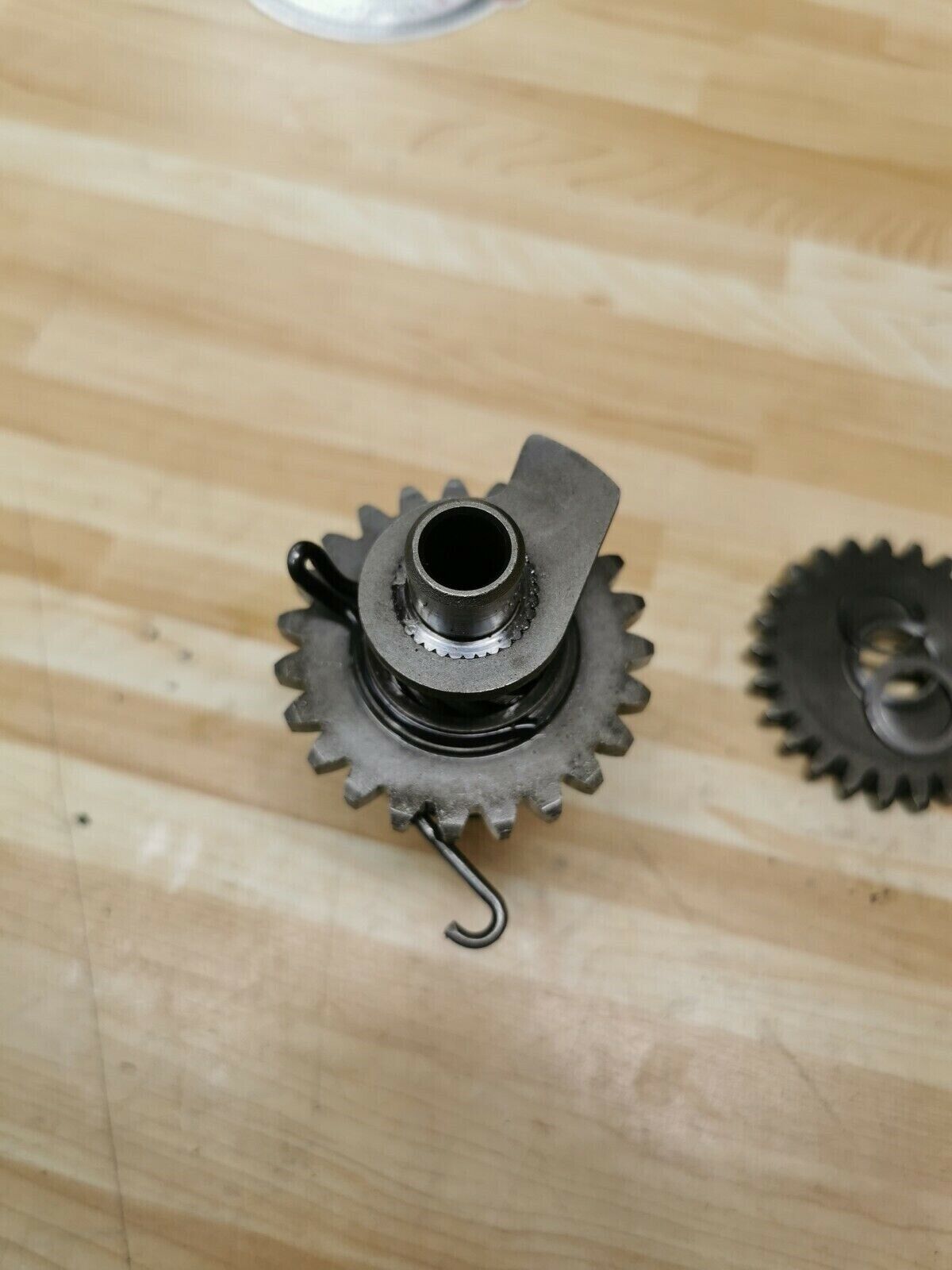 Yamaha YZ125 1986 kickstarter kick starter spindle shaft idle gear spring