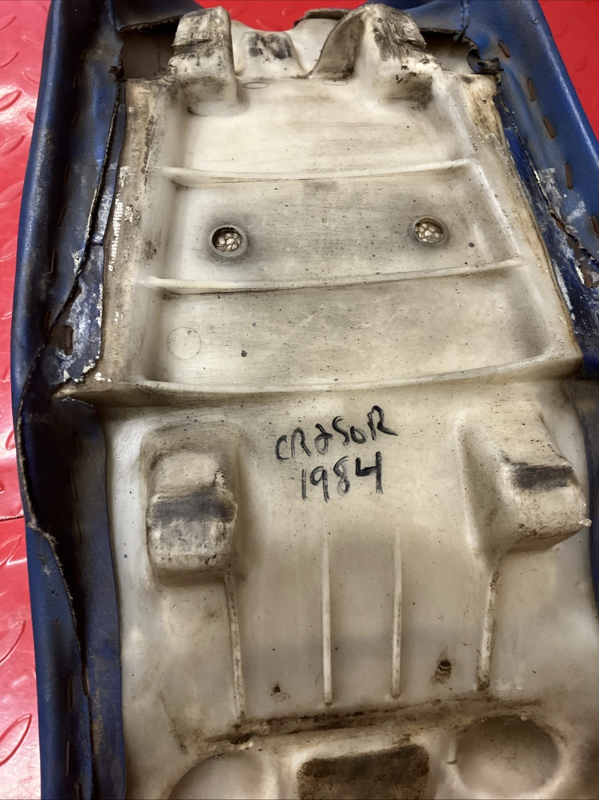 Honda CR250R 1984 seat saddle pan foam CR125R CR500R