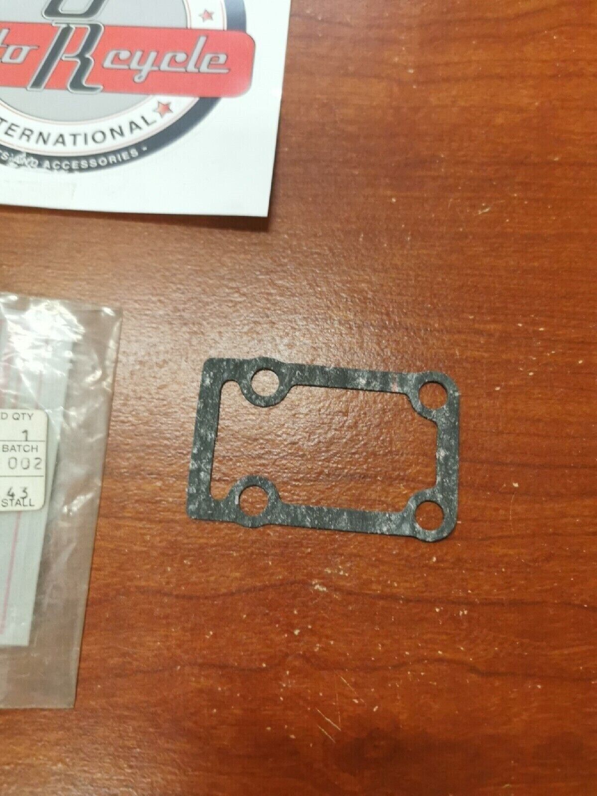 NOS Yamaha 1973 1974 TX750 BREATHER COVER GASKET 341-11169-00-00 Y76