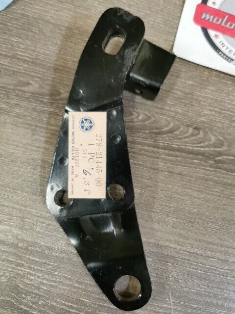 NOS Yamaha DS7 RD250A R5 RD250B R5C R5B STAY MUFFLER 1  278-21445-00-00 Y137