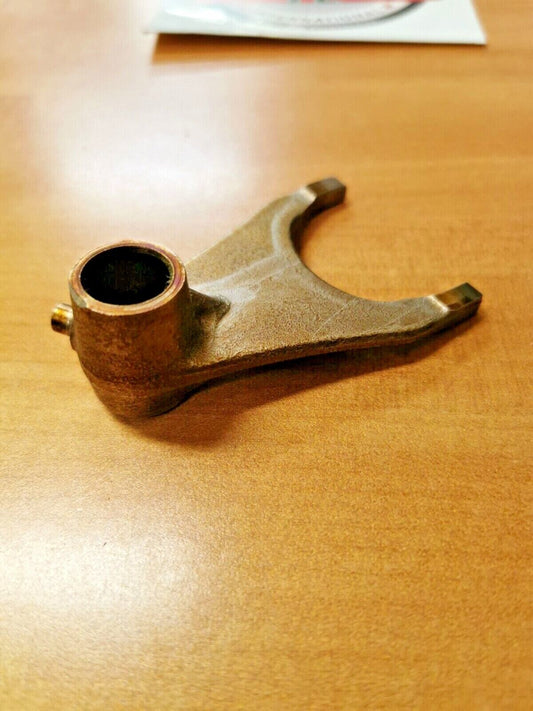 NOS SUZUKI SV1000 GSXR1000 2001 - 2012 GEAR SHIFT FORK 25211-35F00 S6