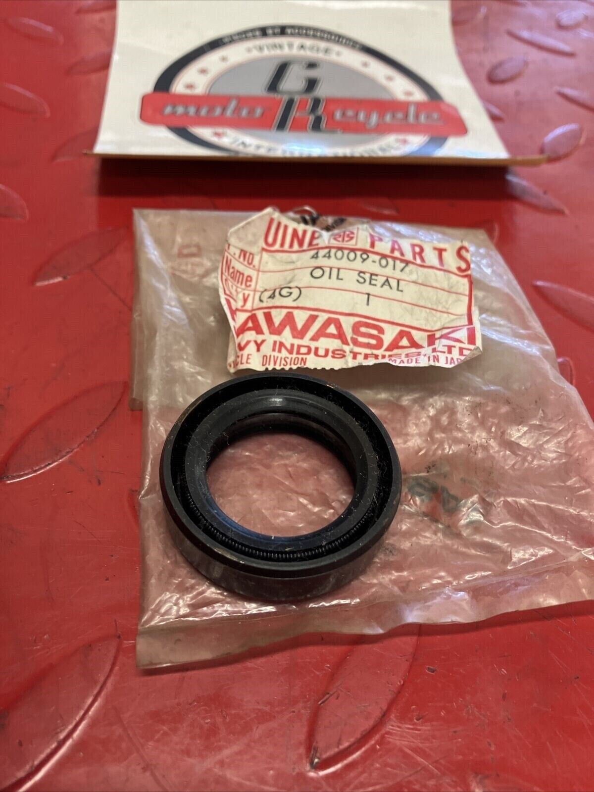 NOS KAWASAKI FRONT FORK OIL SEAL 44009-017 SUPERCEDED BY 92049-1075 K11