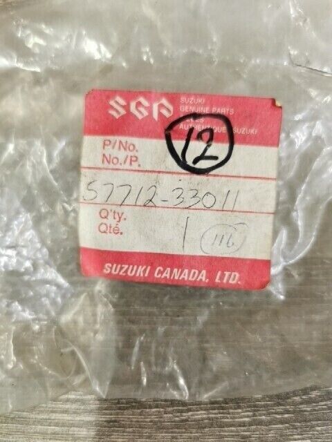 NOS SUZUKI GP100 GP100U GP125 T500M GT185 KNOB HANDLE SWITCH 57712-33011 S37
