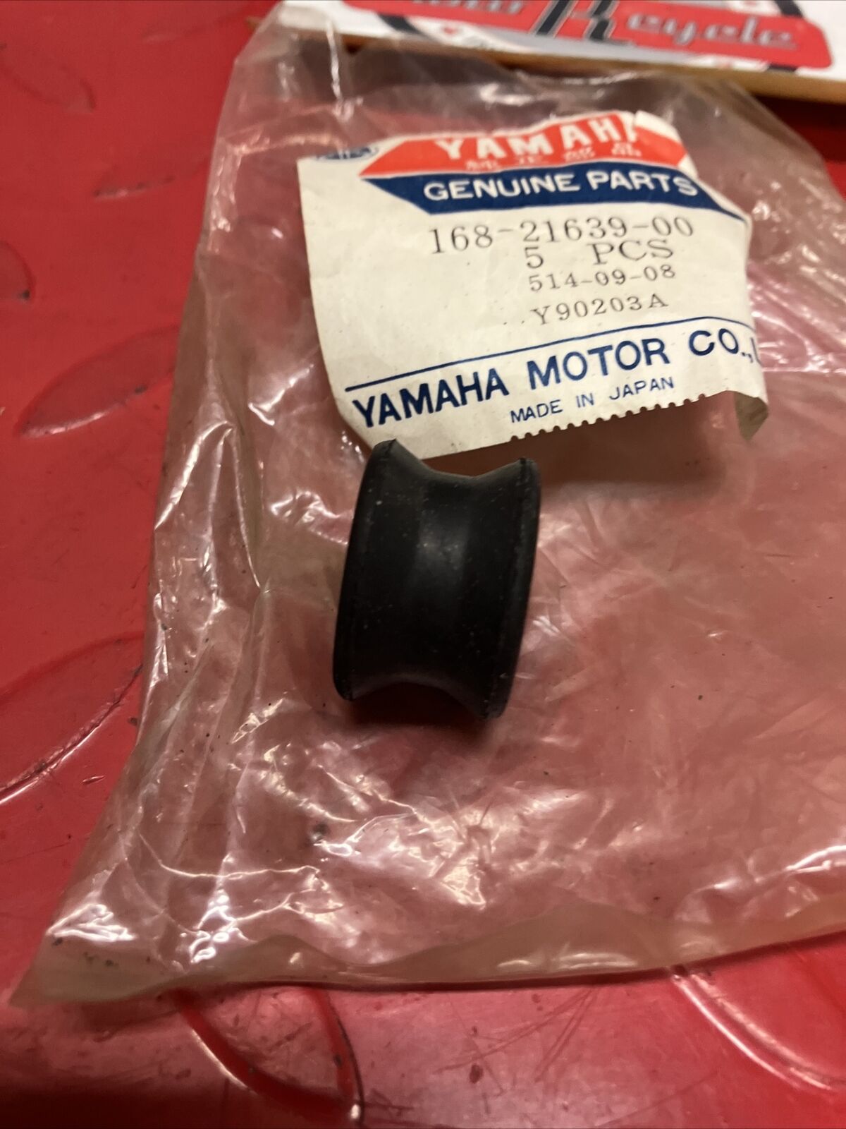 NEW NOS YAMAHA EXHAUST DAMPER 168-21639-00-00 Y67