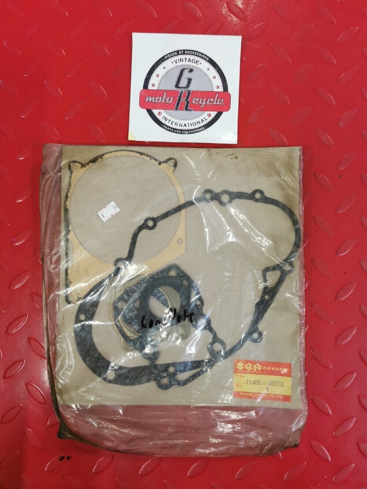 NOS SUZUKI GASKET SET 11400-46810 S14