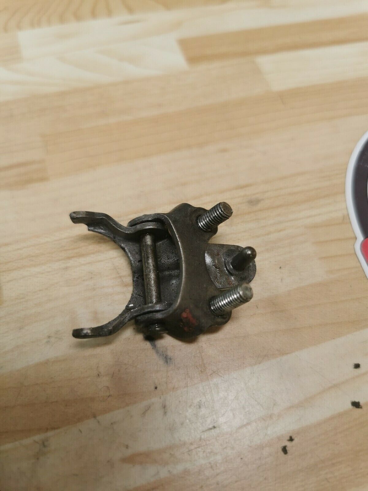 Honda CR125R 1984 power exhaust valve rocker arm holder 19321-KA3-740