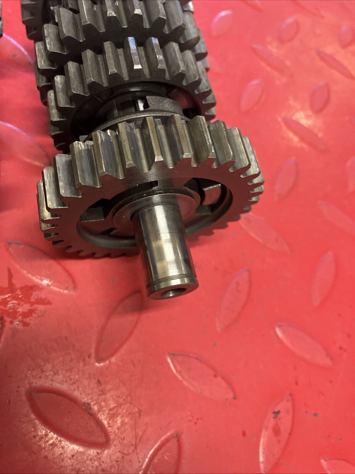 Suzuki RM125 1983 Transmission mainshaft countershaft gear shaft axle