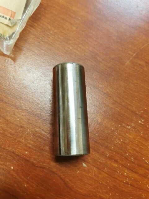 NOS Yamaha YFS200 IT200 WR200 CRANK PIN 43G-11681-00 SUB. 37F-11681-00-00 Y101