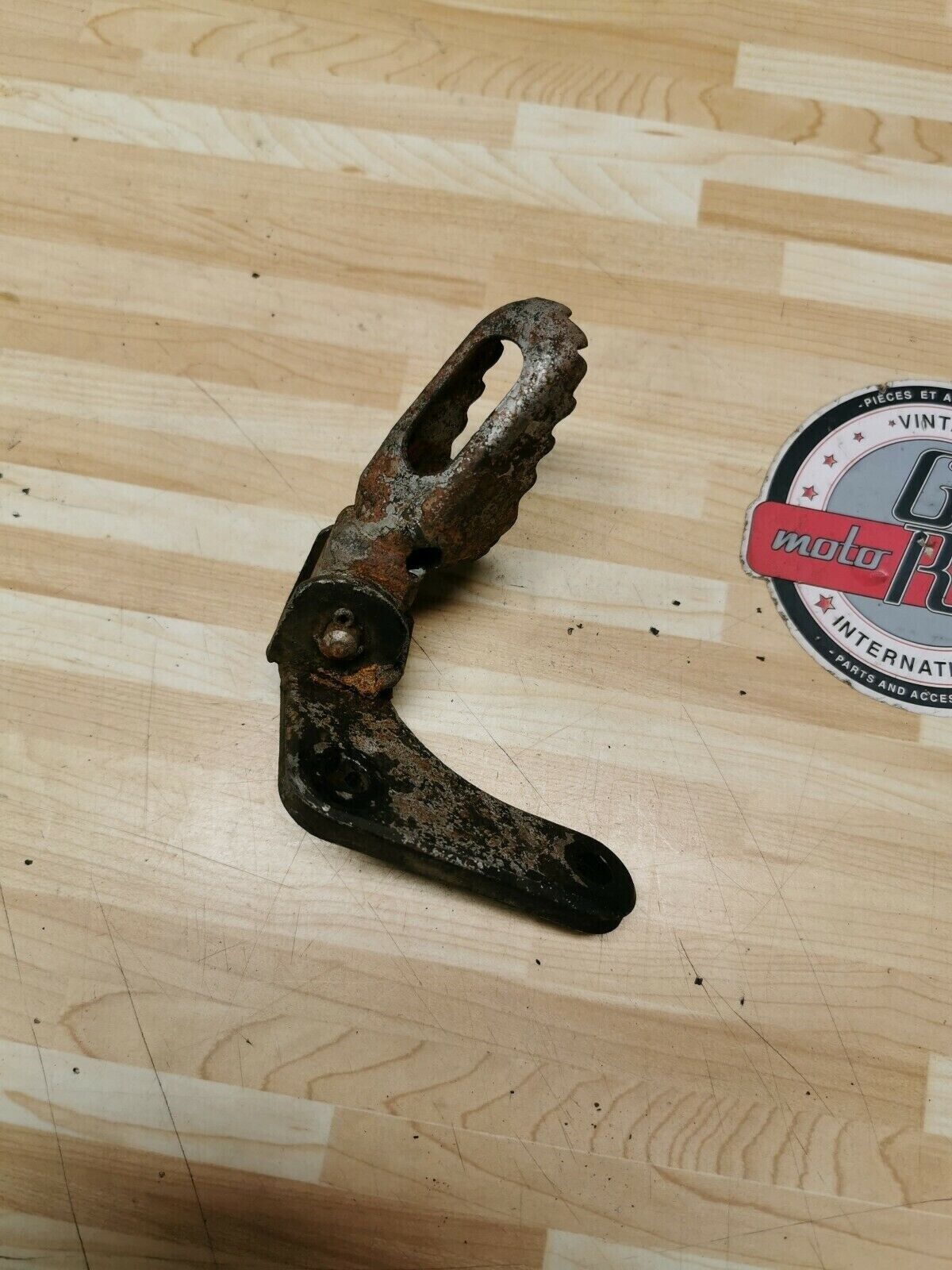 Yamaha TT225 1986 left footpeg foot peg footrest rest step 1987