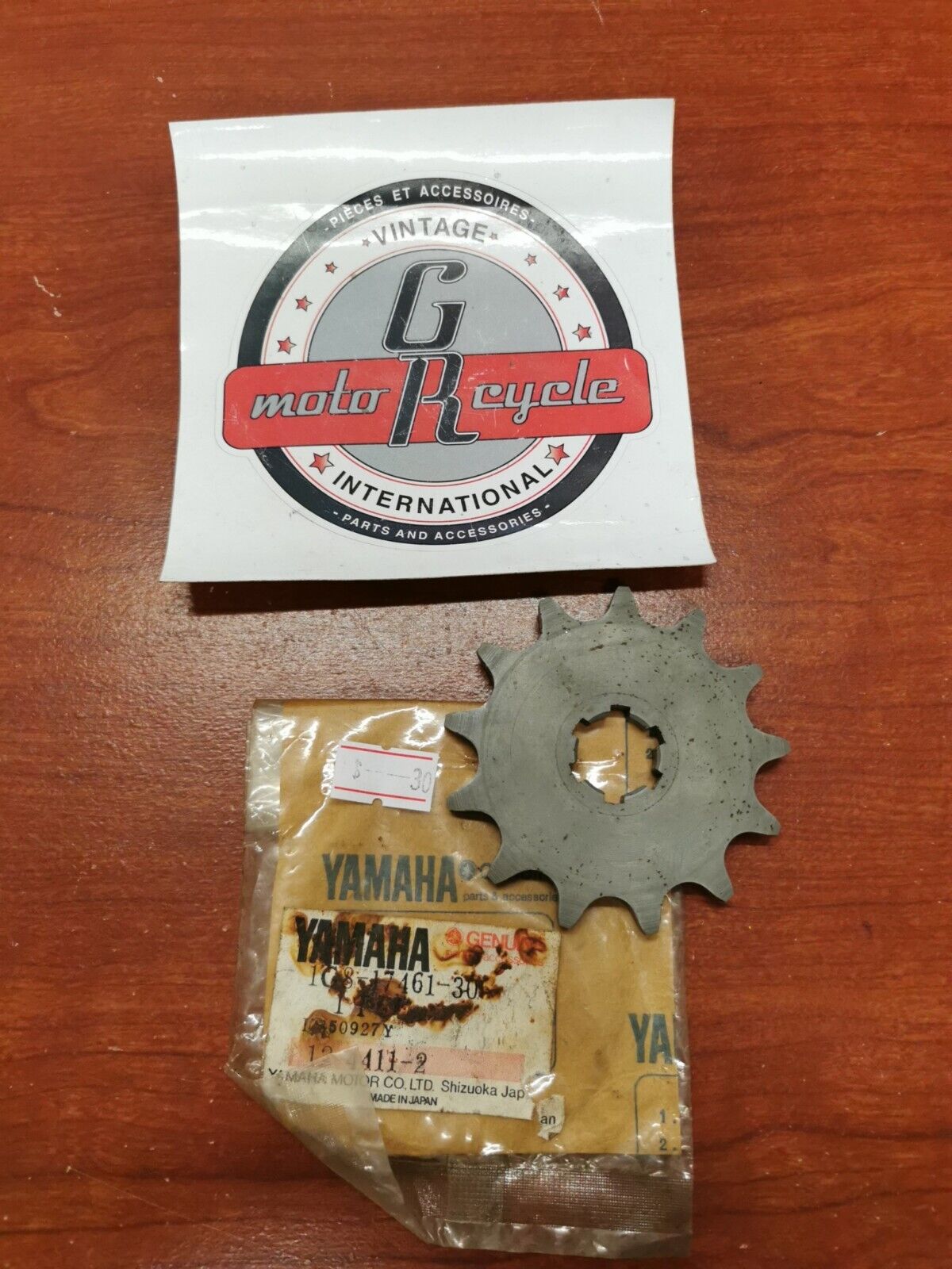 NOS Yamaha DRIVE SPROCKET 13T 1G8-17461-30-00 SUB. 93832-13027-00 Y89