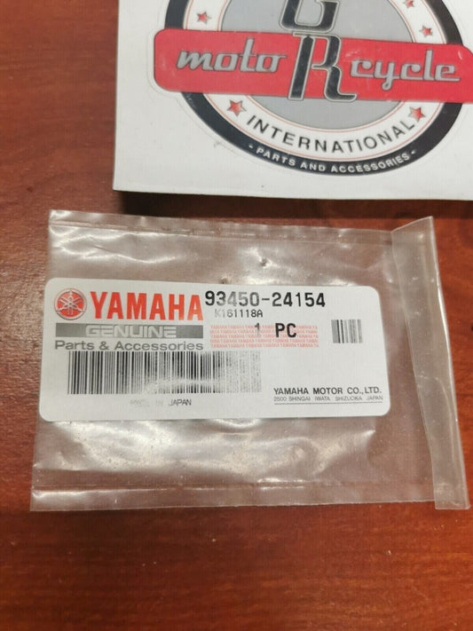 NOS Yamaha YFM70 YXM700 YXC70 XV19 XVS13 YFM550 CIRCLIP 93450-24154-00 Y81