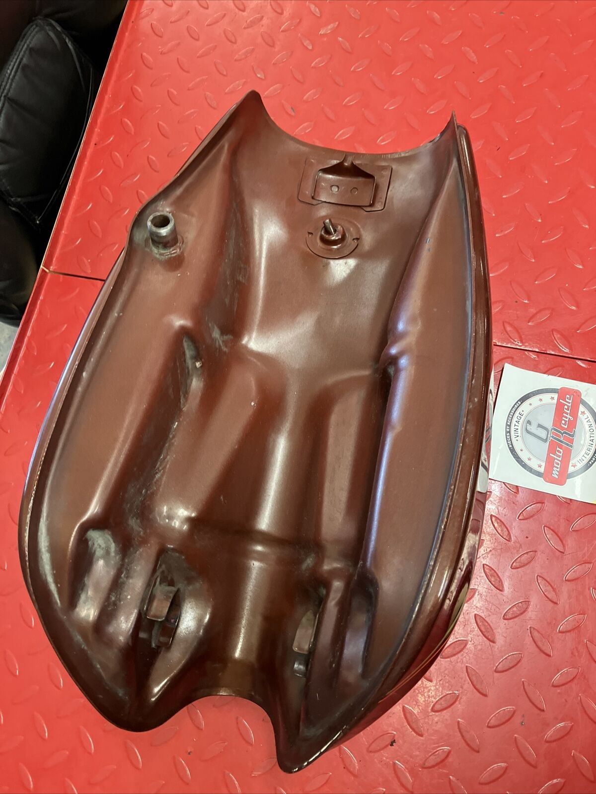 Kawasaki KZ750 1977 Fuel tank gas petrol reservoir 1976 1978 1979