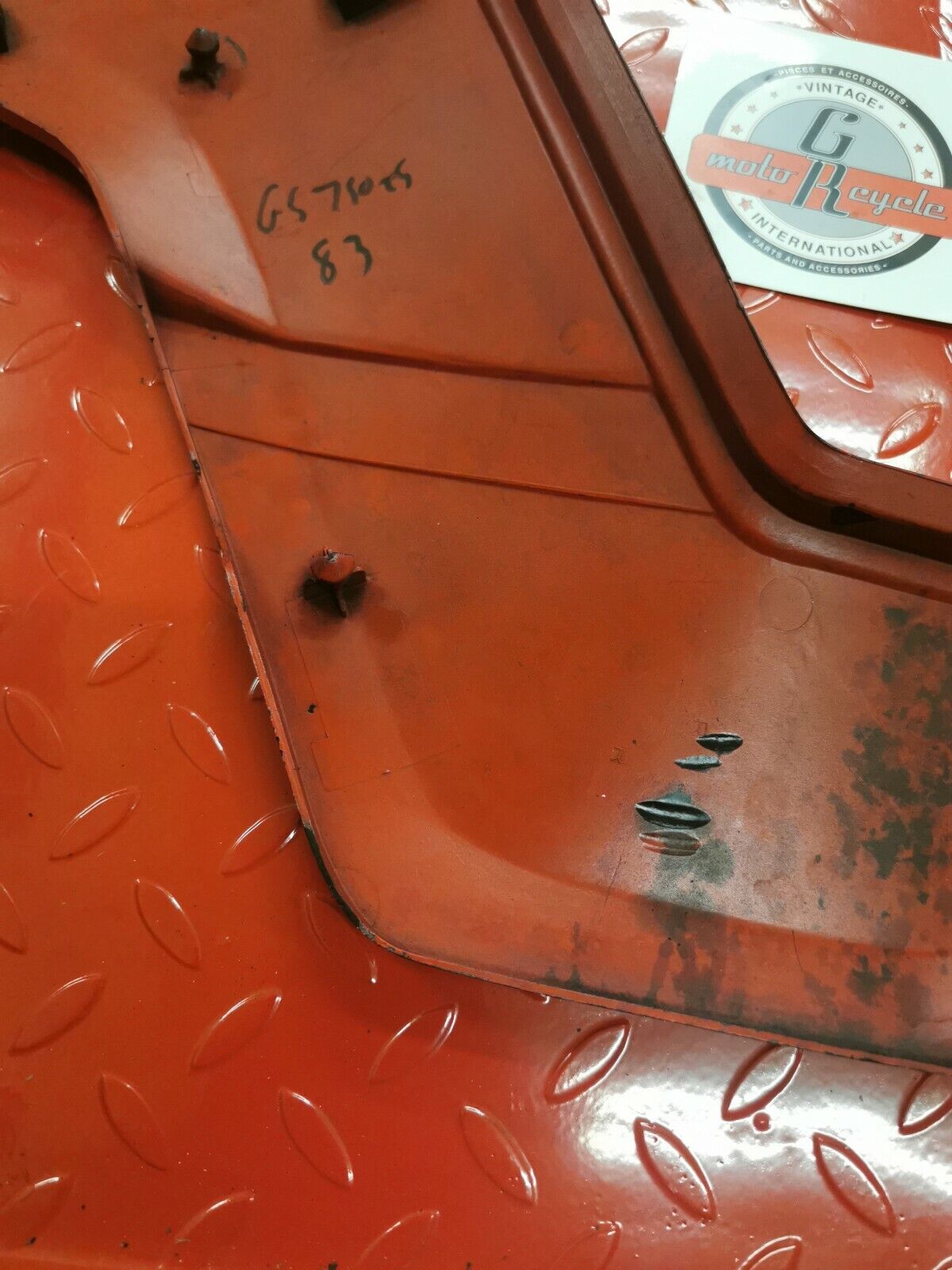 Suzuki GS750ES 1983 right side cover panel fairing 2