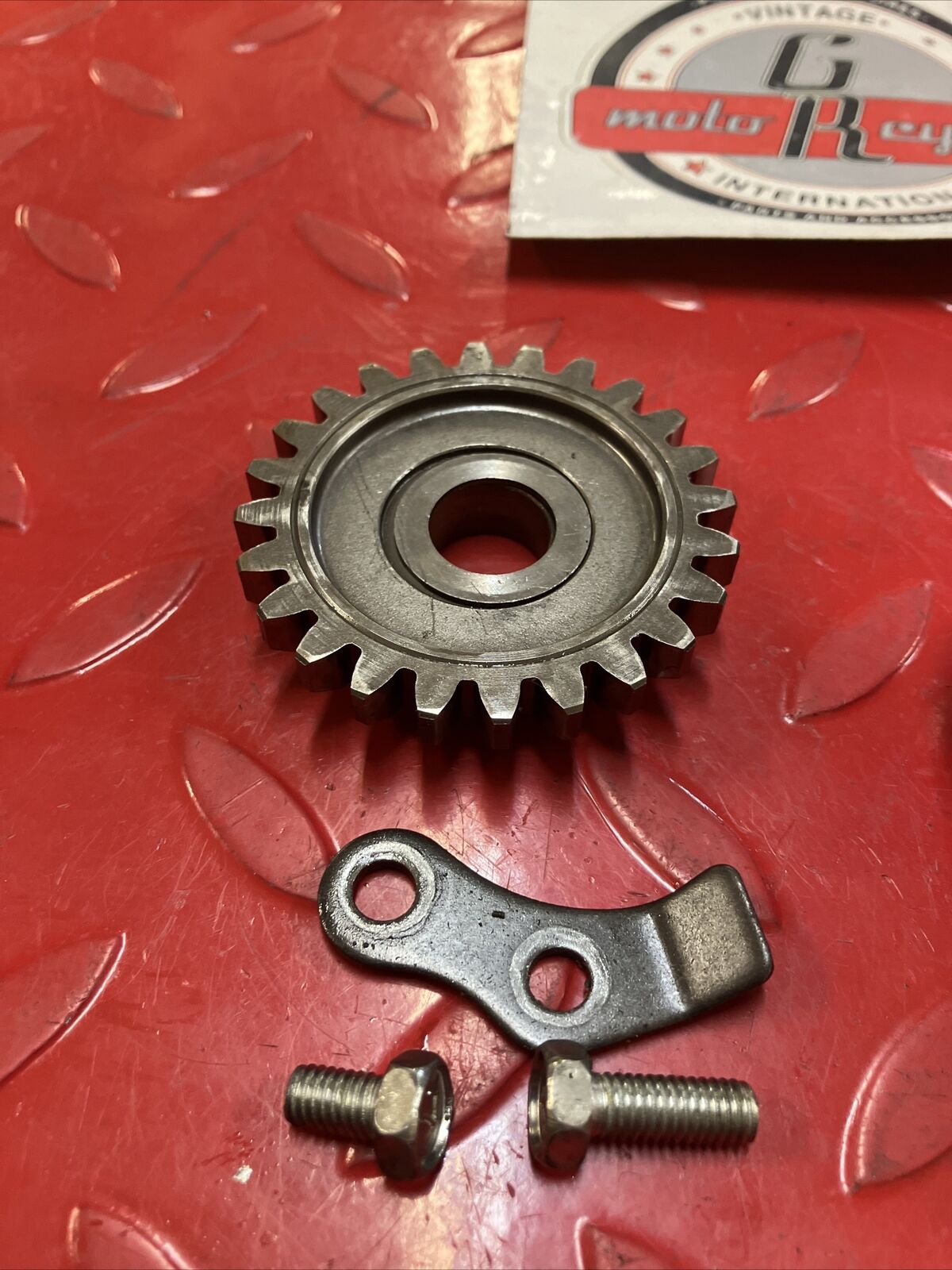 Suzuki RM125 1985 kickstarter kick starter spindle shaft idle gear 1984