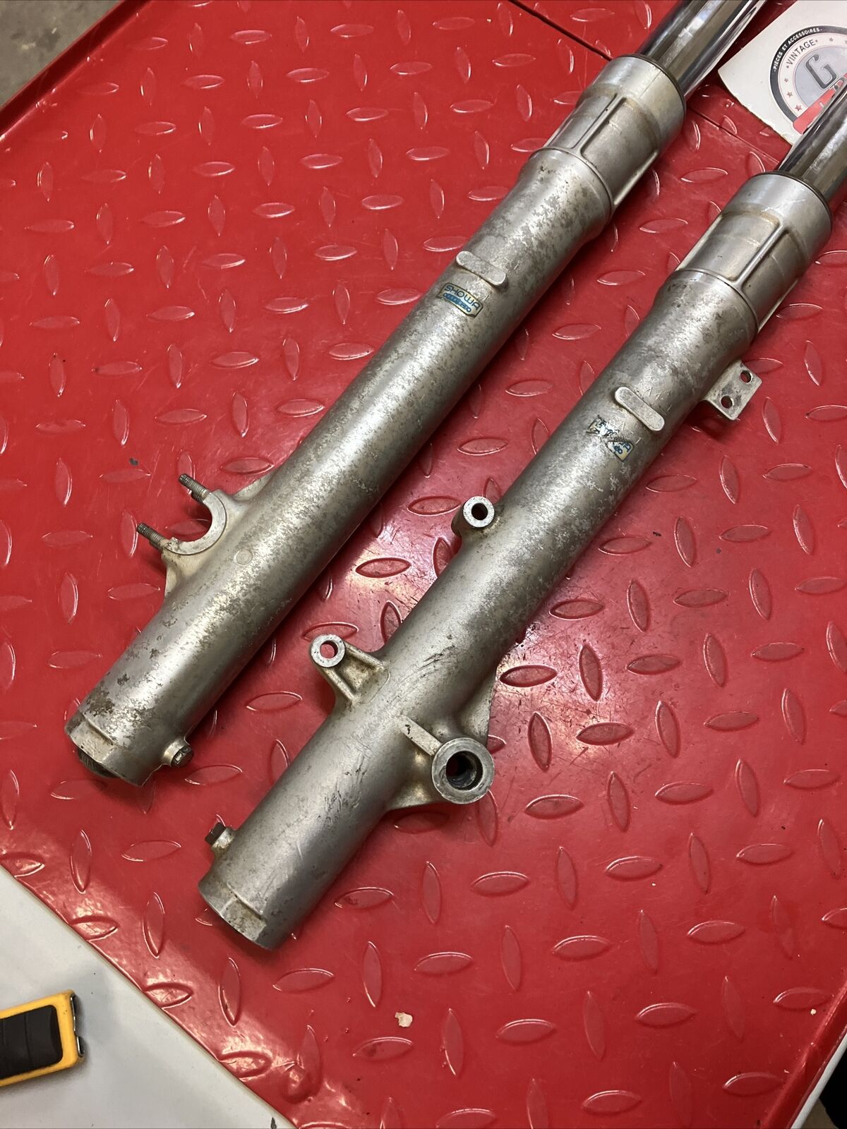 Honda CR250R 1985 front forks suspension damper right left 51400-KA4-831