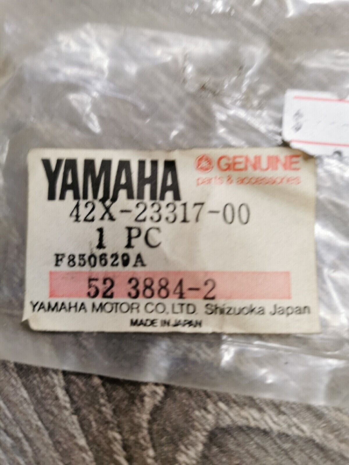 NOS YAMAHA HOLDER CABLE 42X-23317-00 Y56