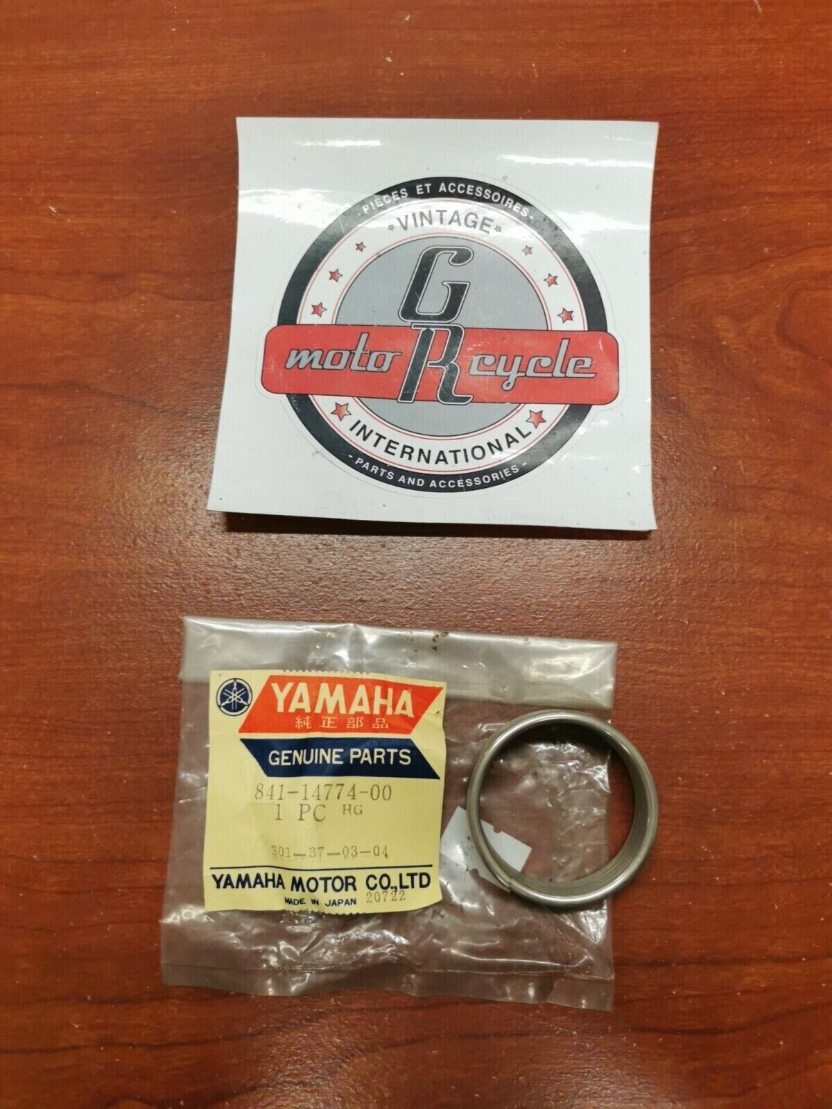 NOS Yamaha COMPRESSION SPRING 841-14774-00-00 SUB. 90504-30004-00 Y100