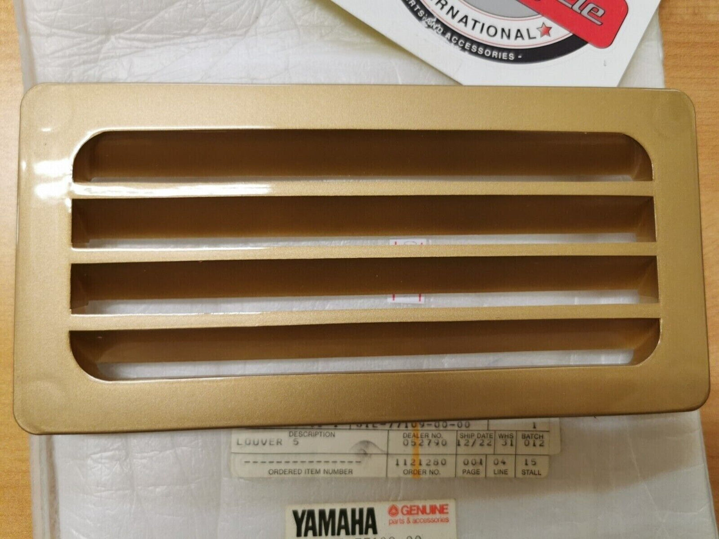 NOS YAMAHA CF300 1986  1987    LOUVER 5    81E-77109-00-00  Y49