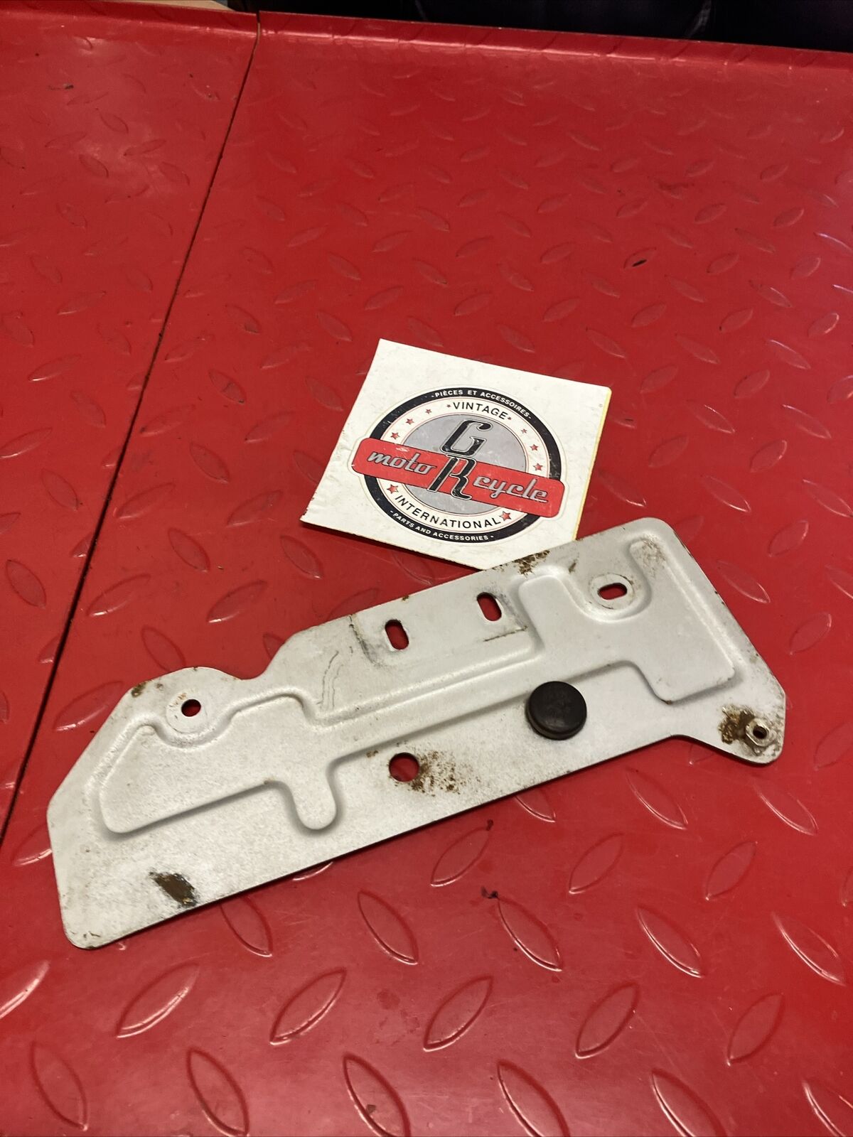 Suzuki RV90 1975 fuel tank protector plate guard