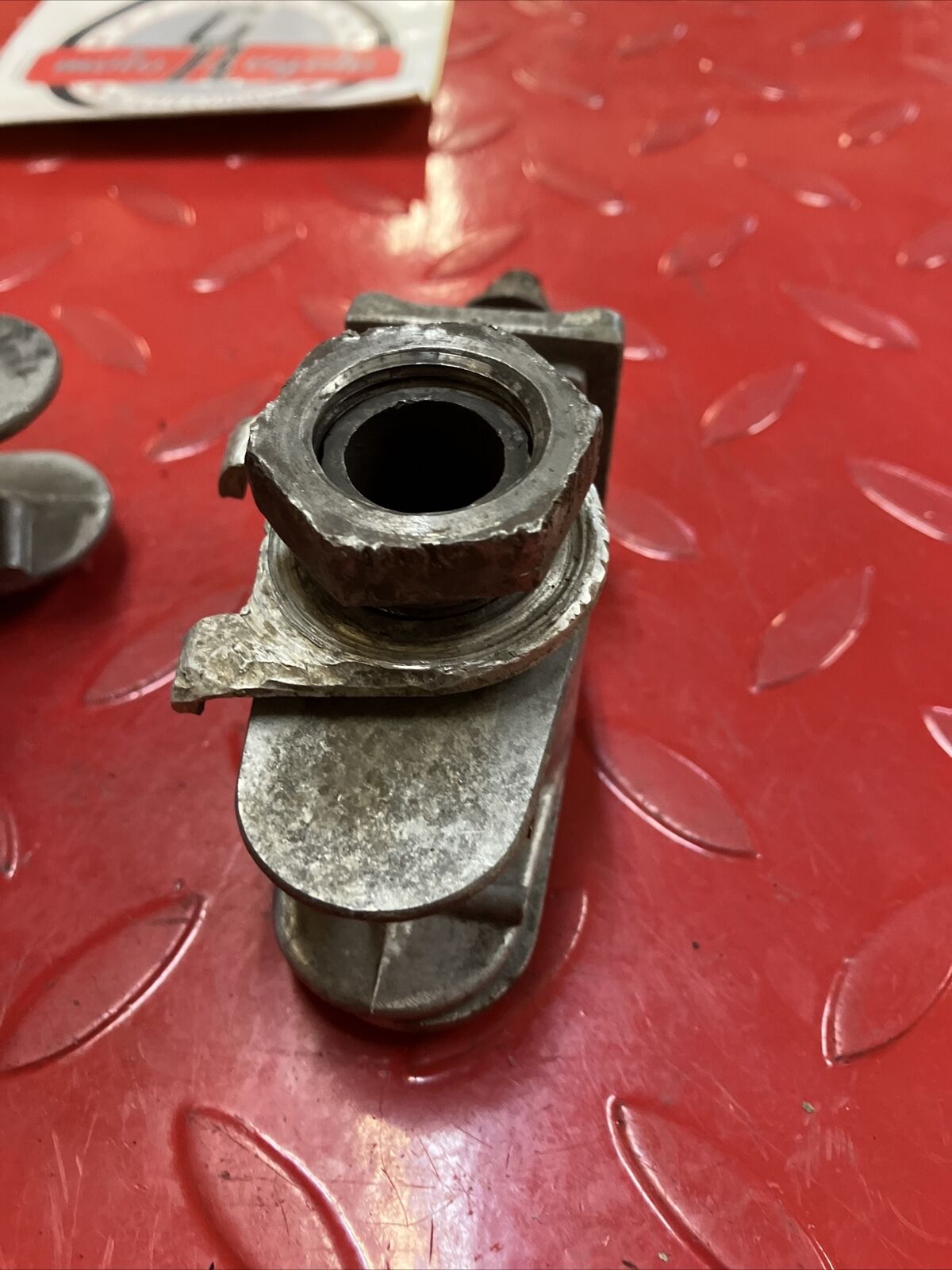 Suzuki RM125 1982 rear chain adjusters