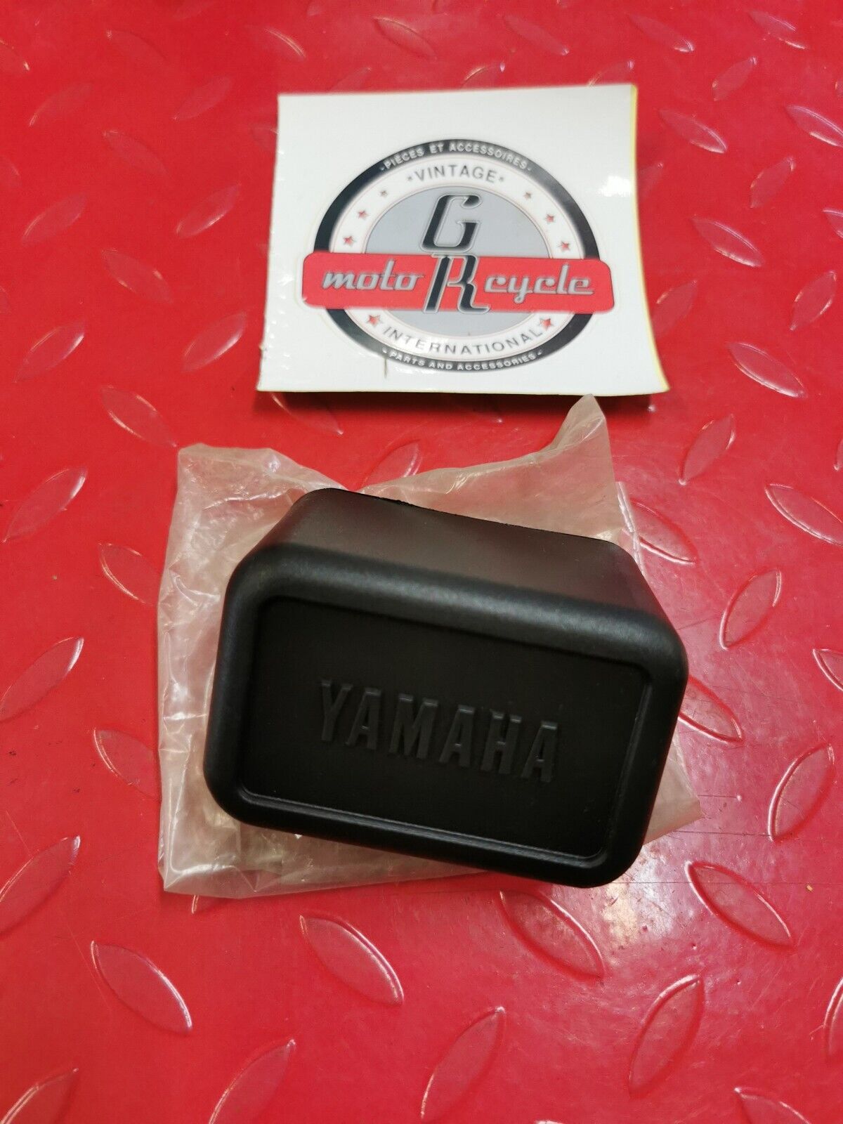NEW NOS YAMAHA BR250 ET340 ET250 SV125 EC340 STEERING COVER 8F3-23818-00-00 Y31