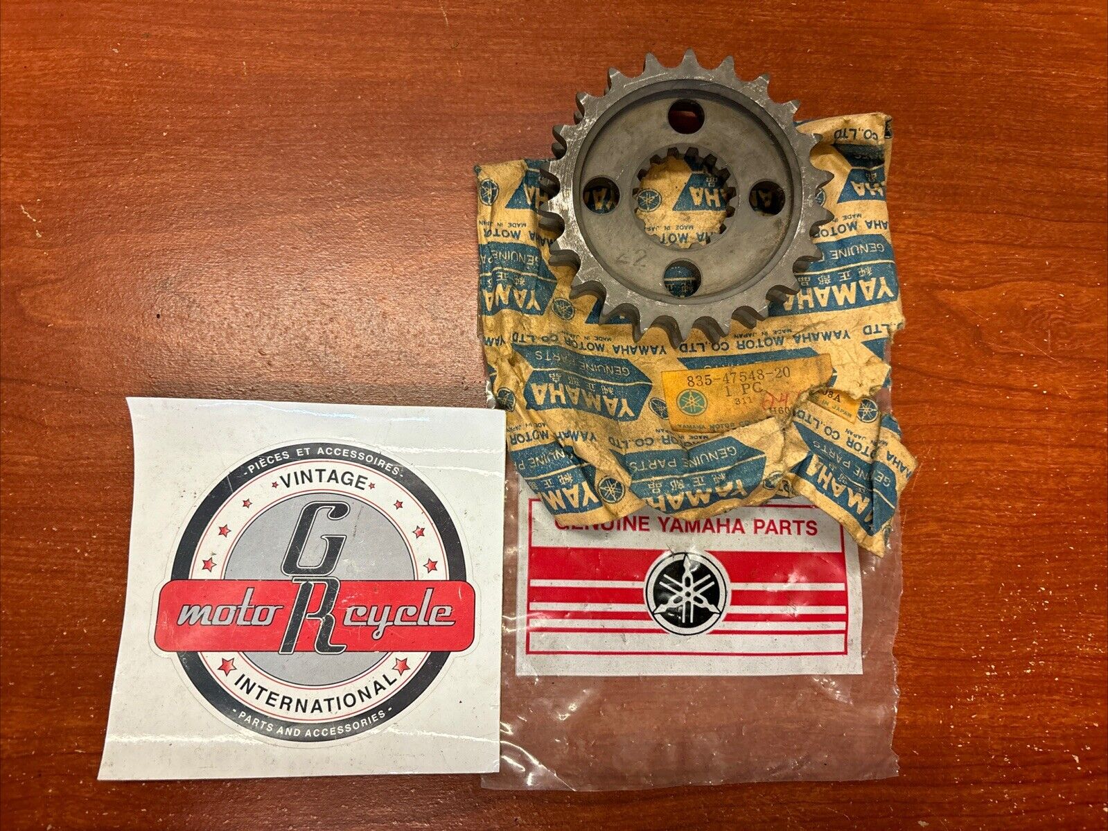 NOS Yamaha 1976 GP300 GP440 GS340 CHAIN DRIVEN SPROCKET 22T 835-47548-20-00 Y184