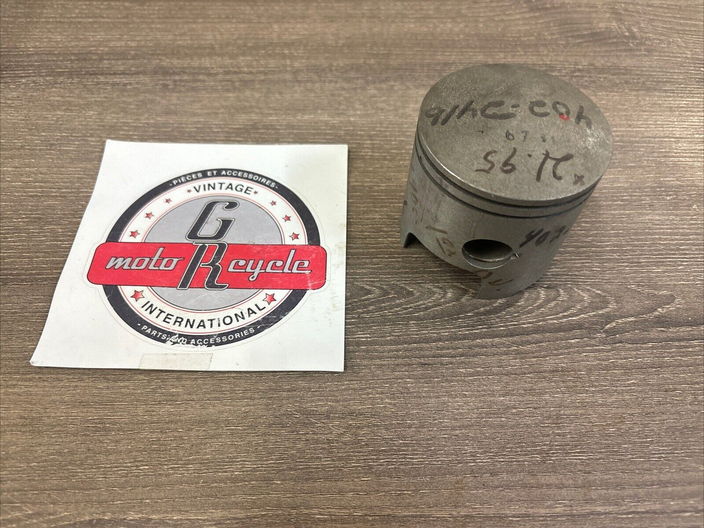 NOS BOMBARDIER SKIDOO ROTAX 440 PISTON STD 68MM 402-2416 J62