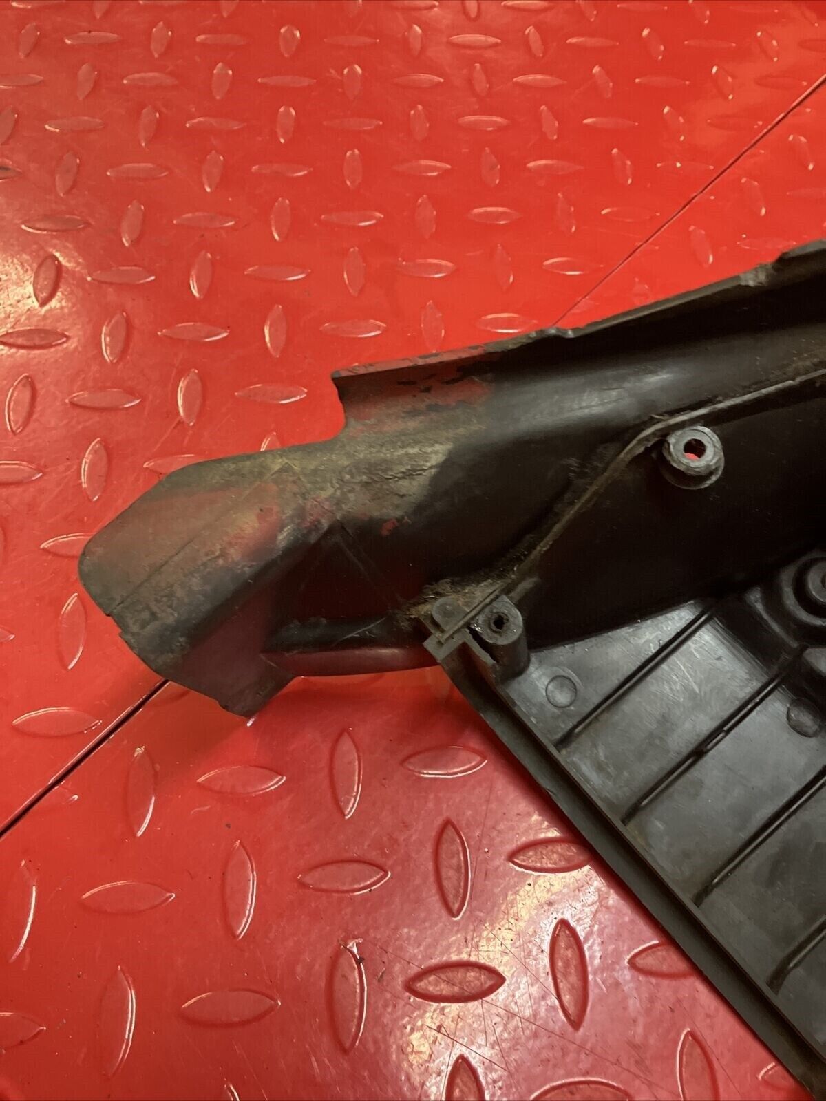 Yamaha DT200 1984 airbox air box filter cleaner housing
