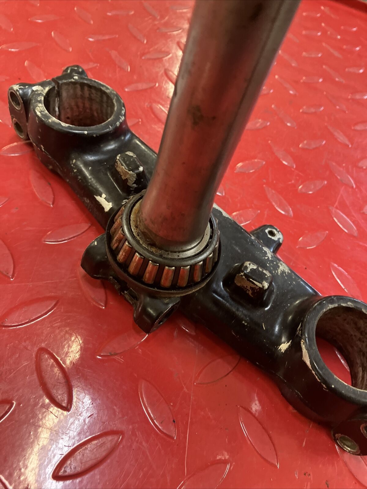 Yamaha YZ400 1977 triple clamp tree steering stem handle crown 1W4-23345-L1-33