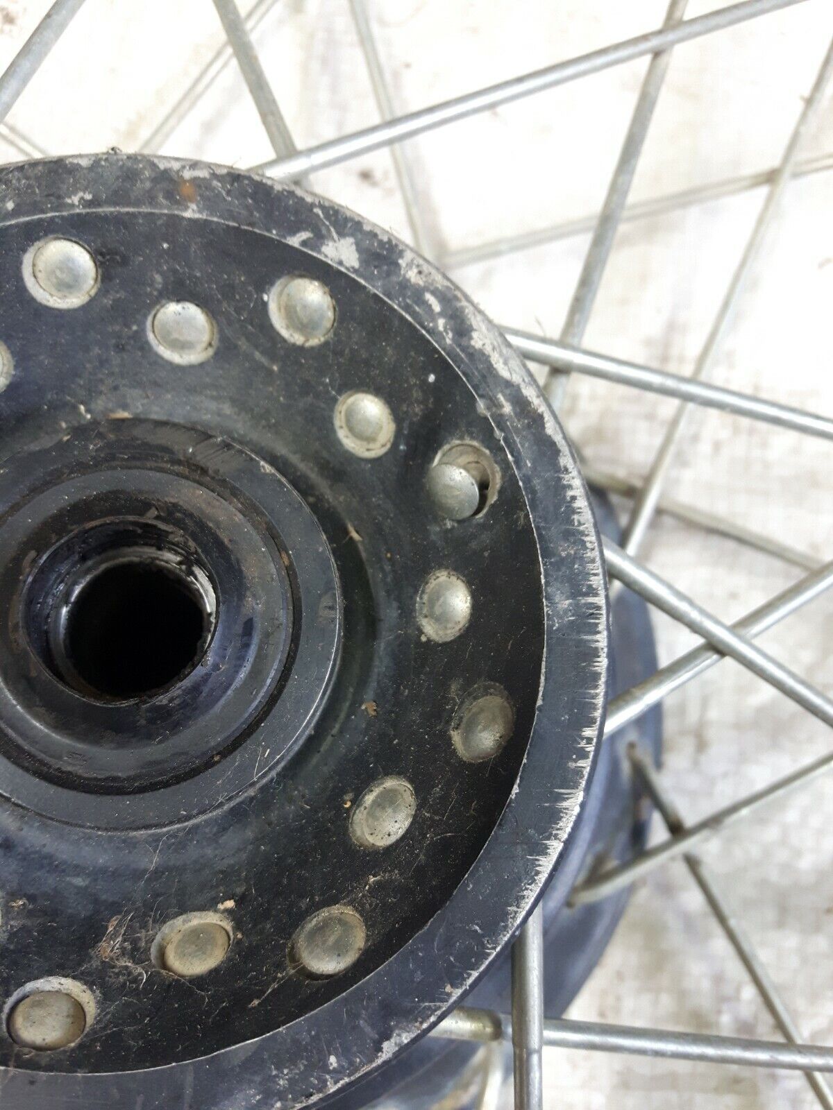 Honda XR200R 1983 front wheel rim hub 44601-KB9-010