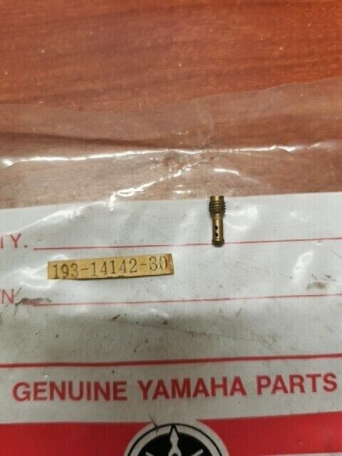 NOS Yamaha 1974 RD250 PILOT JET #30 193-14142-30-00 SUB 193-14142-30-A0 Y144