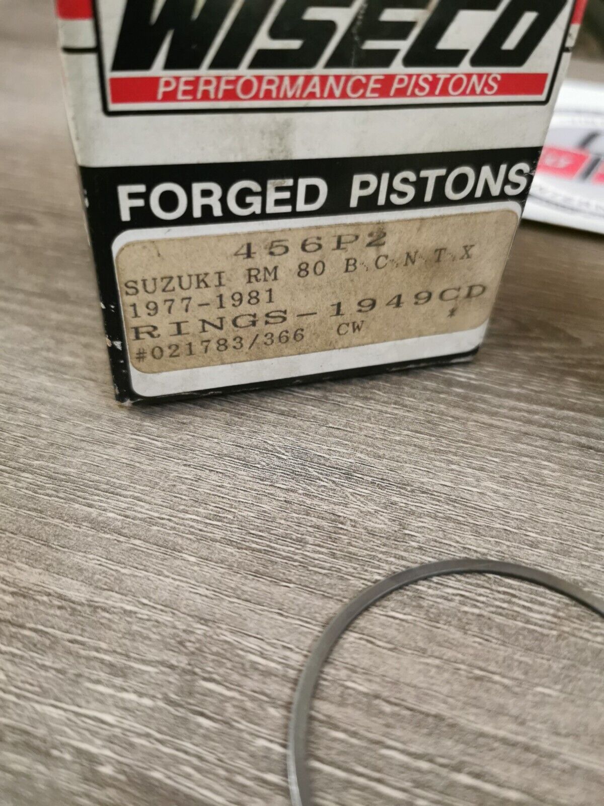 NOS WISECO SUZUKI RM80 1977 - 1981 PISTON SET NO PIN NO CIRCLIP 456M04900 J33