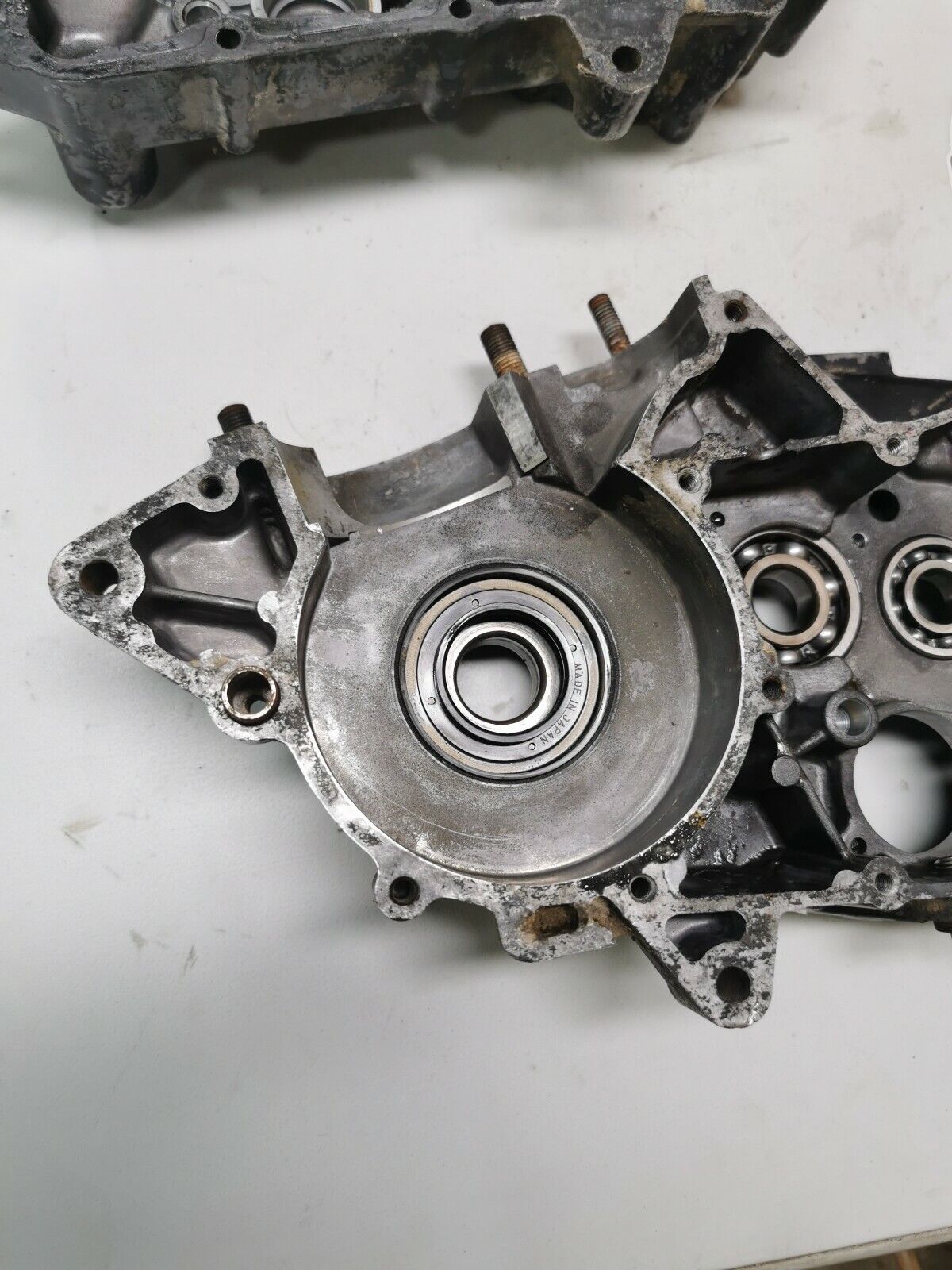 Suzuki RM250 1976 crankcase crank case left right